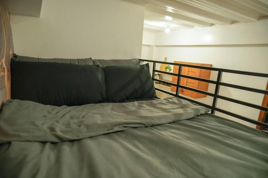 Ferienwohnung Cozy Loftbed Wi-Fi & Netflix Along Ligao Natl Road Unit 309 Exterior foto