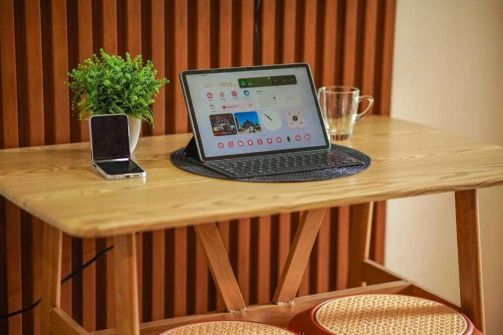 Ferienwohnung Cozy Loftbed Wi-Fi & Netflix Along Ligao Natl Road Unit 309 Exterior foto